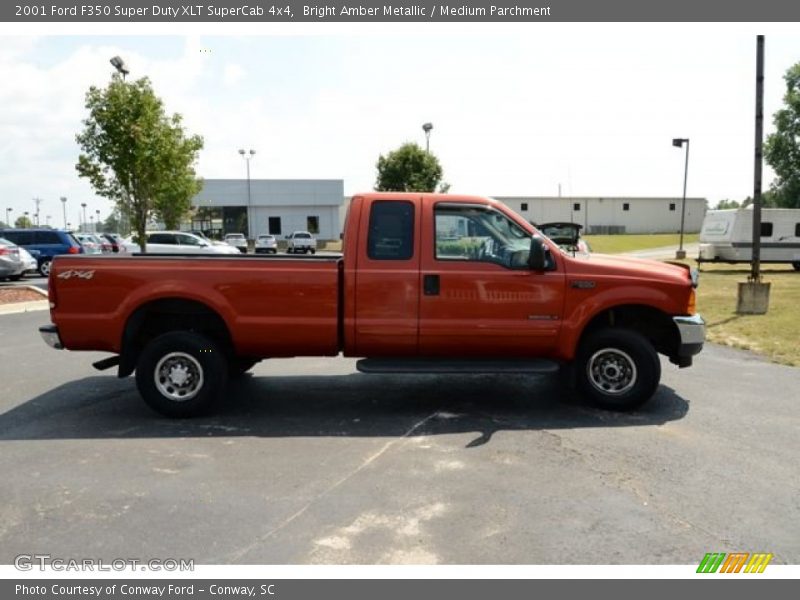 Bright Amber Metallic / Medium Parchment 2001 Ford F350 Super Duty XLT SuperCab 4x4