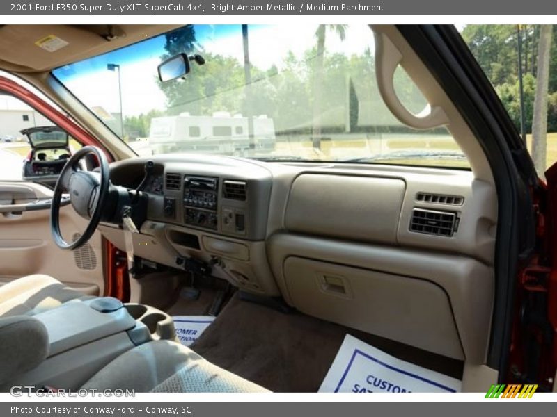 Bright Amber Metallic / Medium Parchment 2001 Ford F350 Super Duty XLT SuperCab 4x4