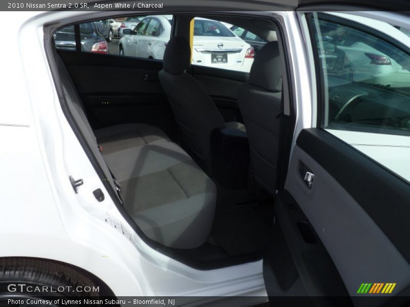 Aspen White / Charcoal 2010 Nissan Sentra 2.0 SR