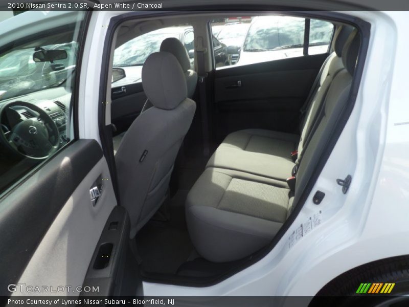 Aspen White / Charcoal 2010 Nissan Sentra 2.0 SR