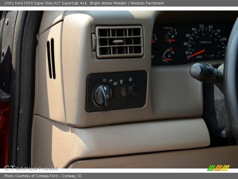 Bright Amber Metallic / Medium Parchment 2001 Ford F350 Super Duty XLT SuperCab 4x4