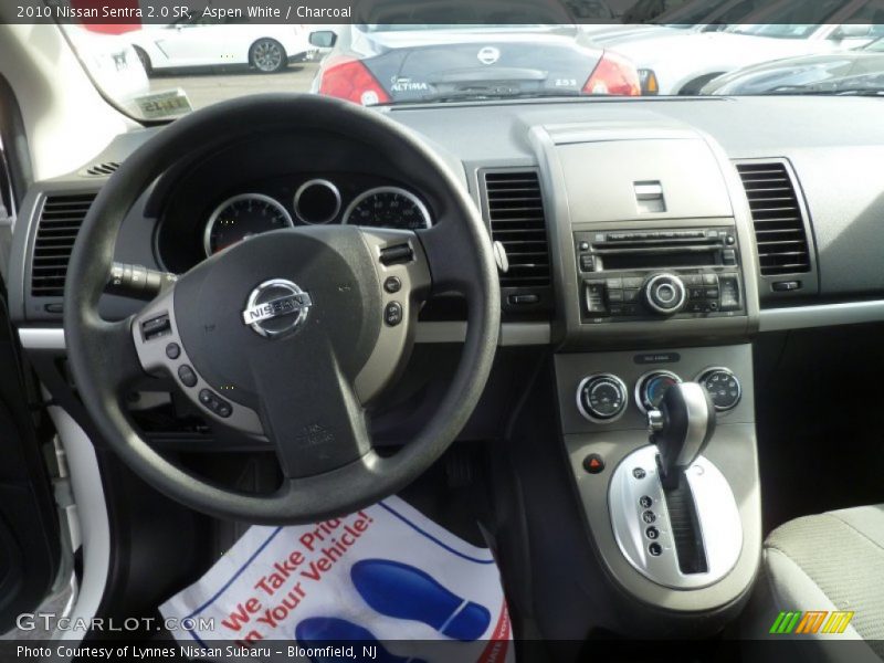 Aspen White / Charcoal 2010 Nissan Sentra 2.0 SR