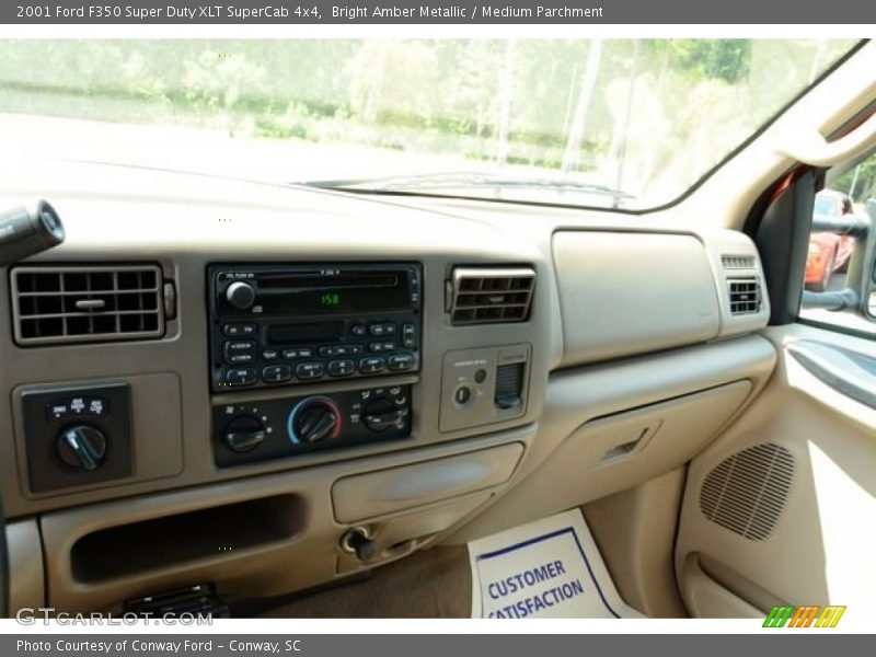 Bright Amber Metallic / Medium Parchment 2001 Ford F350 Super Duty XLT SuperCab 4x4