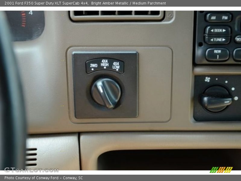 Bright Amber Metallic / Medium Parchment 2001 Ford F350 Super Duty XLT SuperCab 4x4