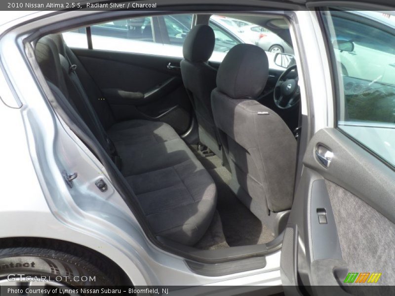 Radiant Silver / Charcoal 2010 Nissan Altima 2.5 S