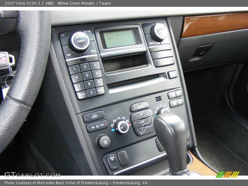 Willow Green Metallic / Taupe 2007 Volvo XC90 3.2 AWD