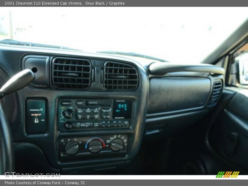 Onyx Black / Graphite 2001 Chevrolet S10 Extended Cab Xtreme
