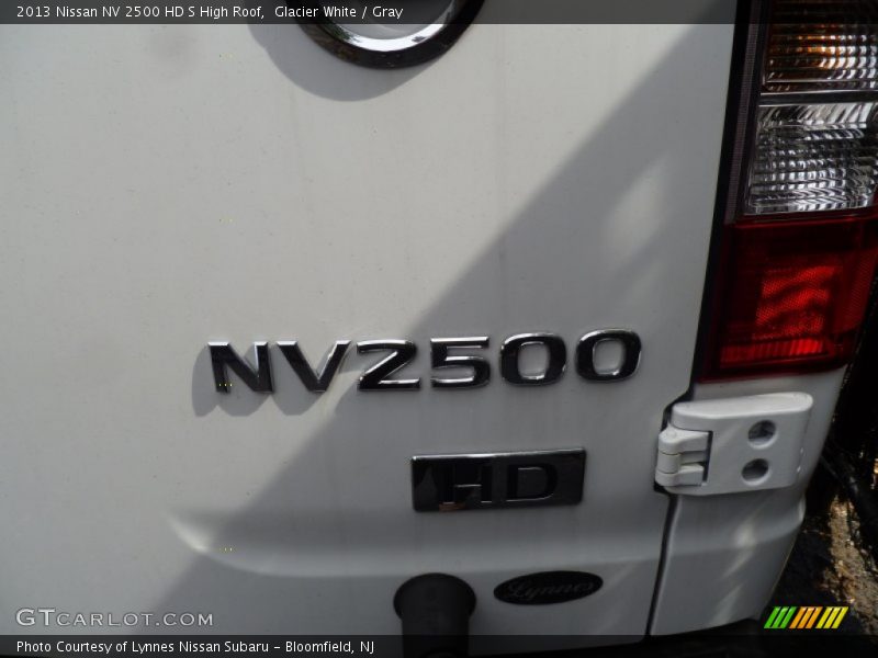 Glacier White / Gray 2013 Nissan NV 2500 HD S High Roof