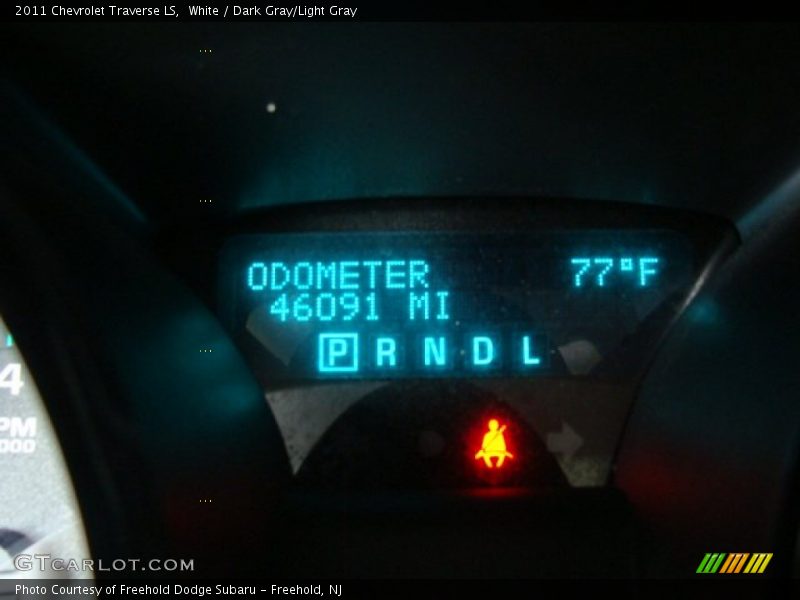 White / Dark Gray/Light Gray 2011 Chevrolet Traverse LS