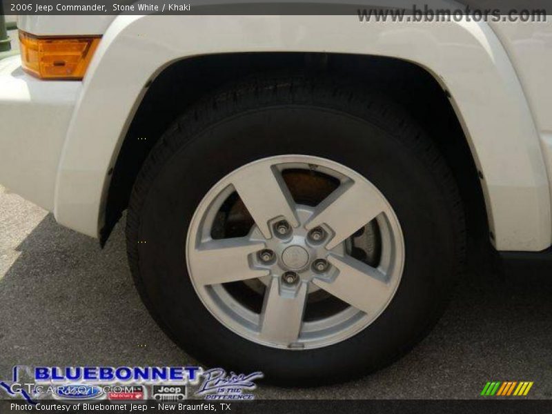 Stone White / Khaki 2006 Jeep Commander