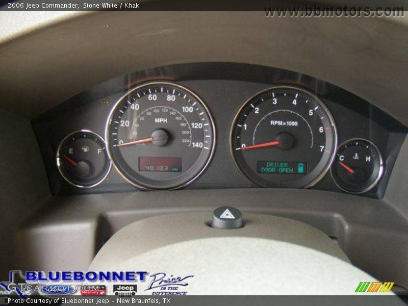 Stone White / Khaki 2006 Jeep Commander