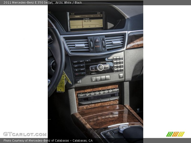 Arctic White / Black 2011 Mercedes-Benz E 350 Sedan