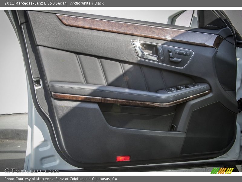 Arctic White / Black 2011 Mercedes-Benz E 350 Sedan