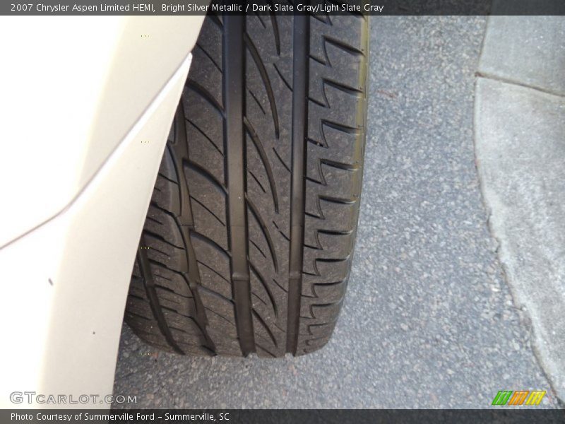 Bright Silver Metallic / Dark Slate Gray/Light Slate Gray 2007 Chrysler Aspen Limited HEMI