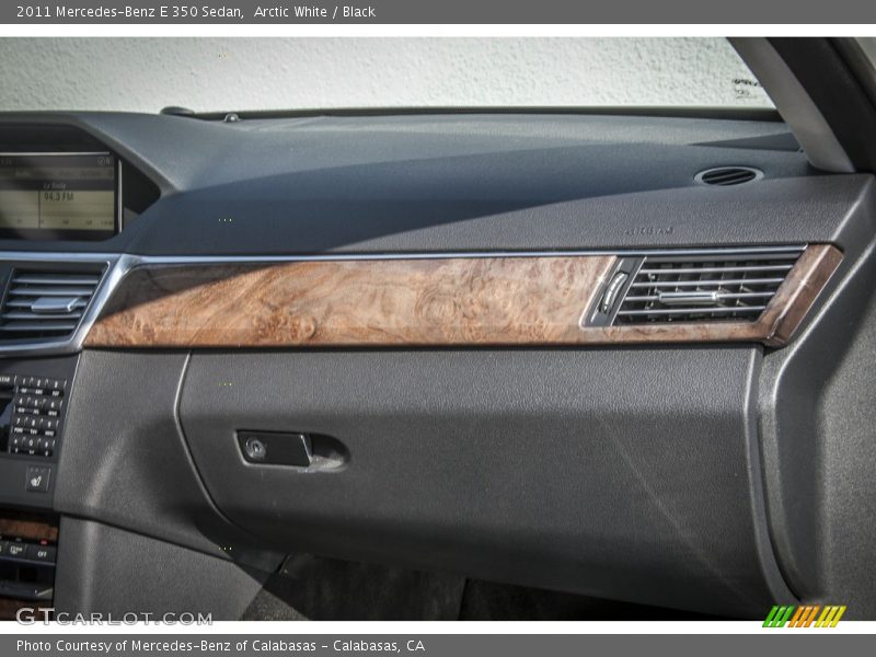 Arctic White / Black 2011 Mercedes-Benz E 350 Sedan