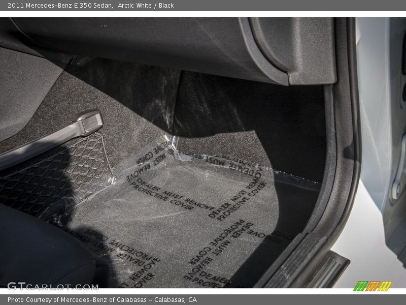 Arctic White / Black 2011 Mercedes-Benz E 350 Sedan