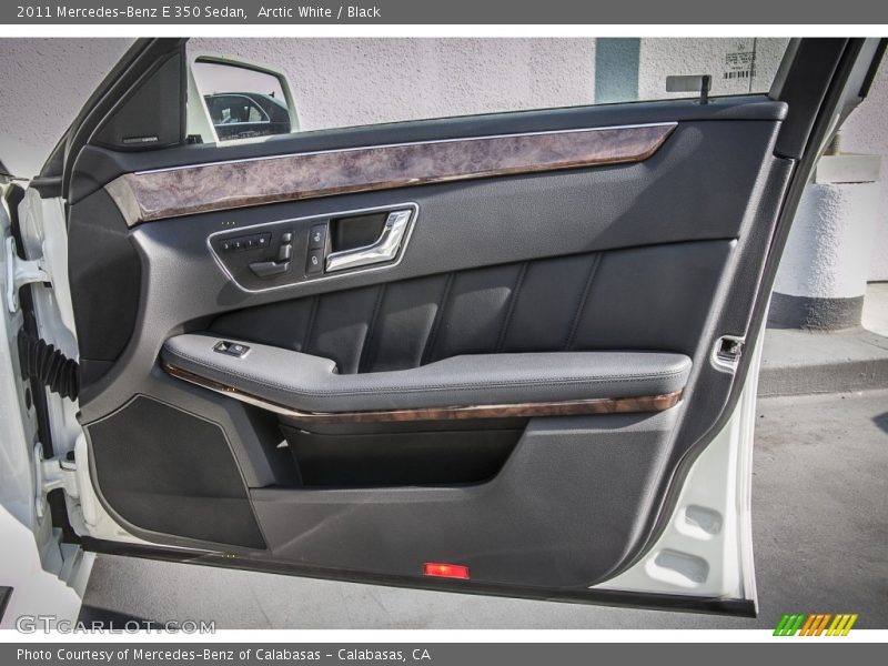 Arctic White / Black 2011 Mercedes-Benz E 350 Sedan