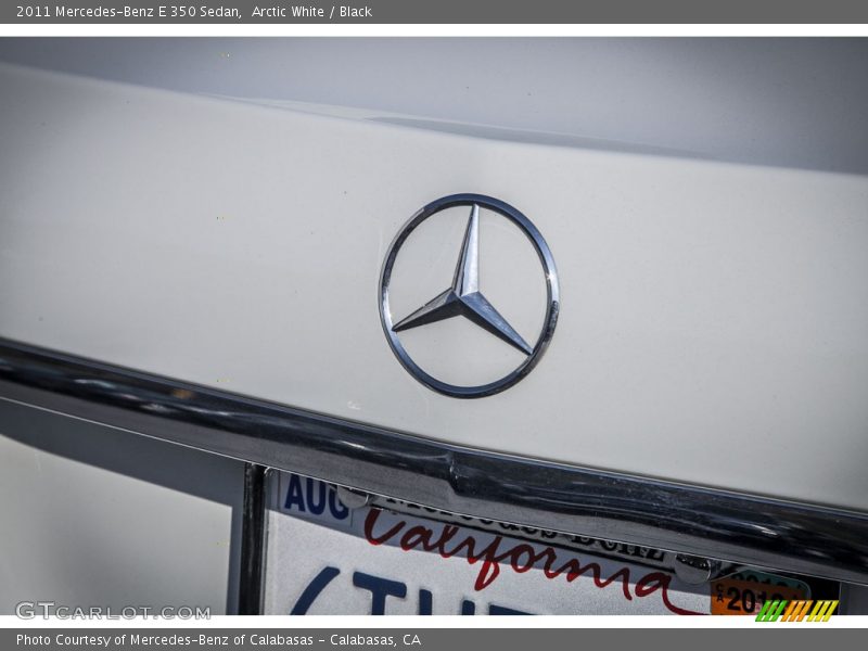 Arctic White / Black 2011 Mercedes-Benz E 350 Sedan