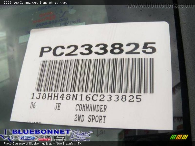 Stone White / Khaki 2006 Jeep Commander