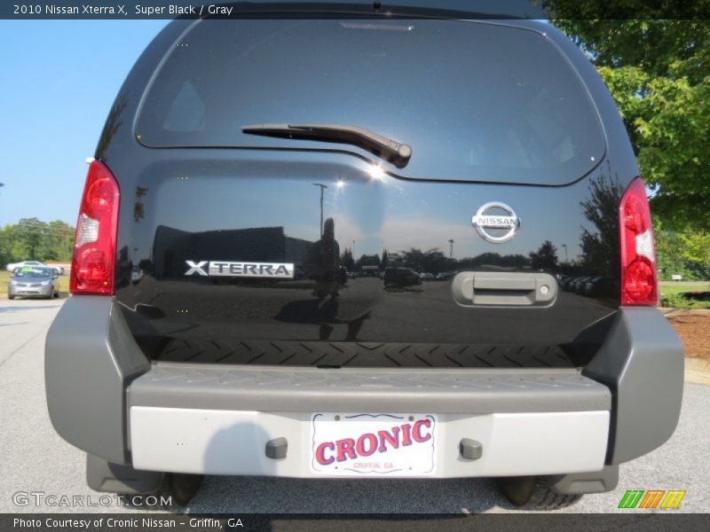 Super Black / Gray 2010 Nissan Xterra X