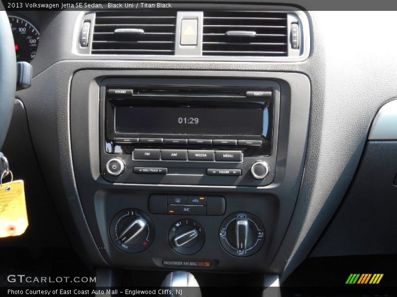 Black Uni / Titan Black 2013 Volkswagen Jetta SE Sedan