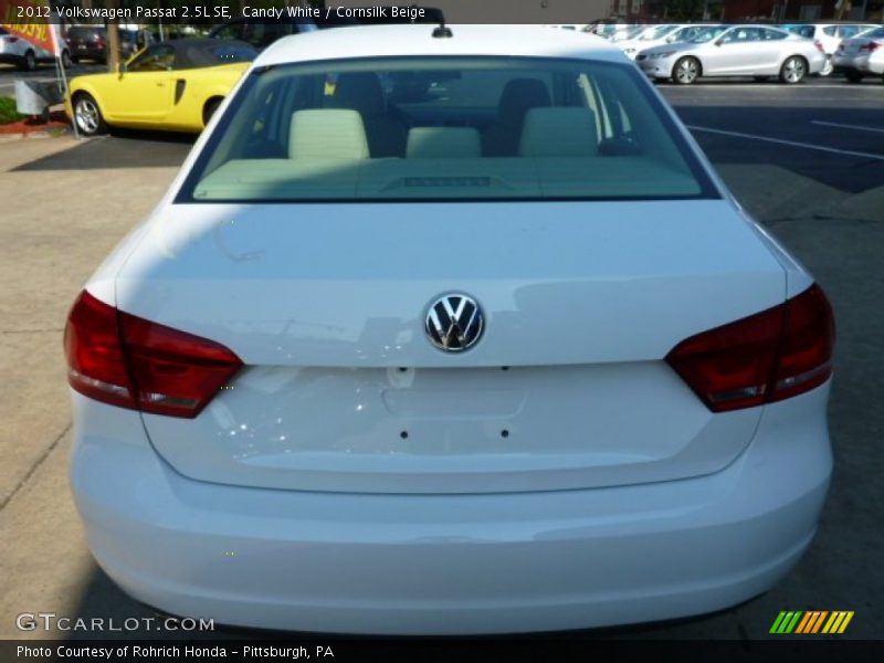 Candy White / Cornsilk Beige 2012 Volkswagen Passat 2.5L SE