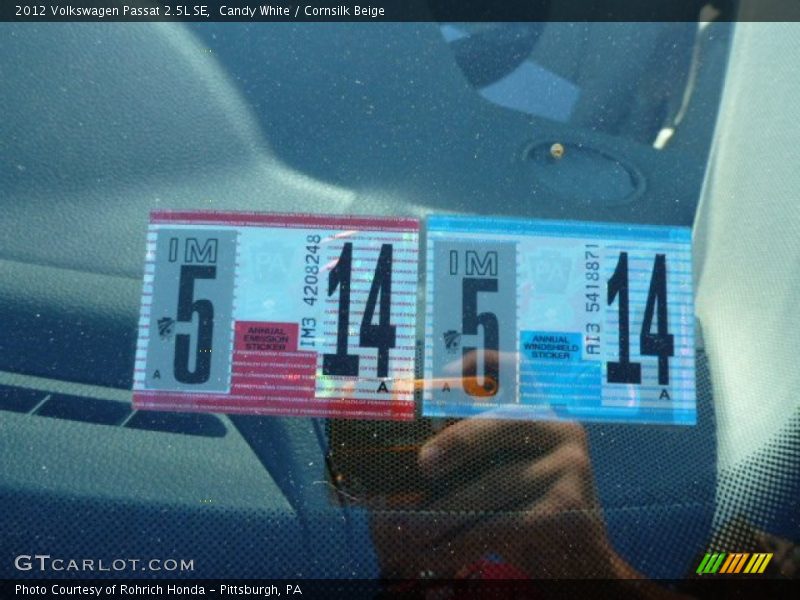 Candy White / Cornsilk Beige 2012 Volkswagen Passat 2.5L SE