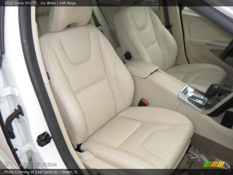 Ice White / Soft Beige 2012 Volvo S60 T5