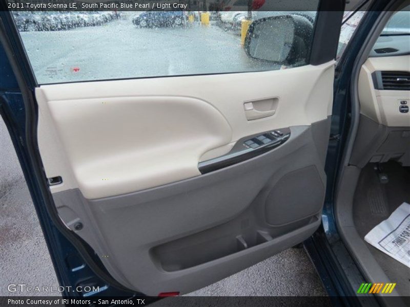 South Pacific Blue Pearl / Light Gray 2011 Toyota Sienna LE