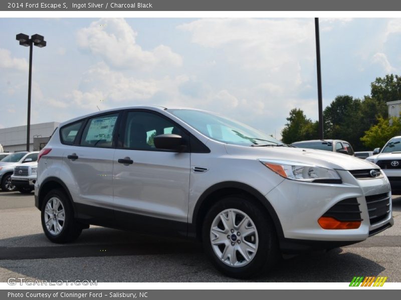 Ingot Silver / Charcoal Black 2014 Ford Escape S
