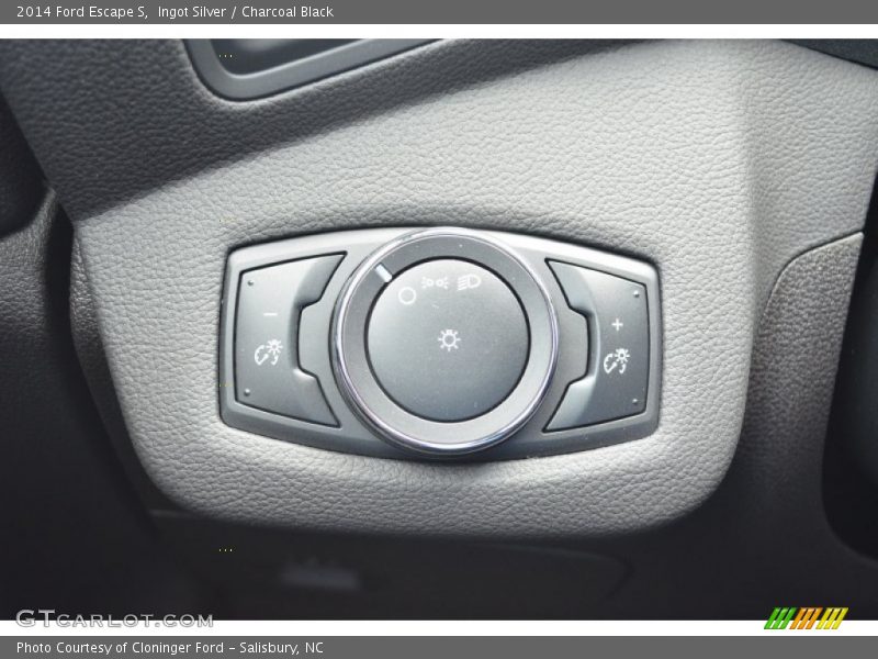 Ingot Silver / Charcoal Black 2014 Ford Escape S