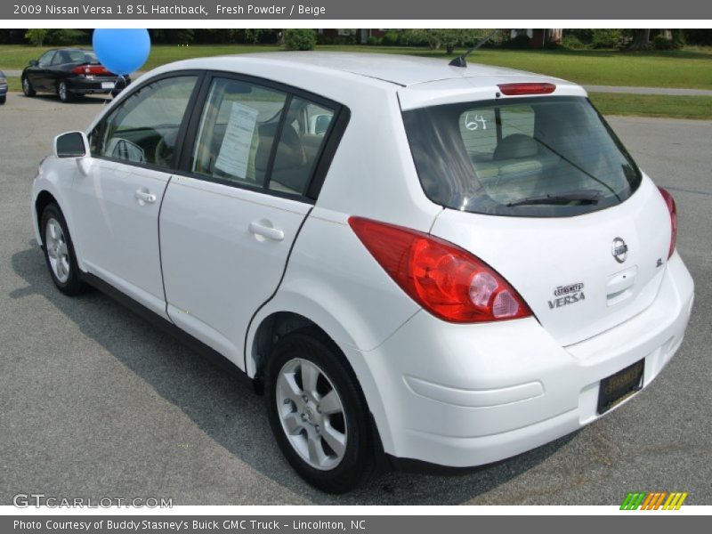 Fresh Powder / Beige 2009 Nissan Versa 1.8 SL Hatchback