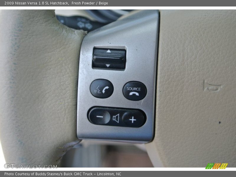 Fresh Powder / Beige 2009 Nissan Versa 1.8 SL Hatchback