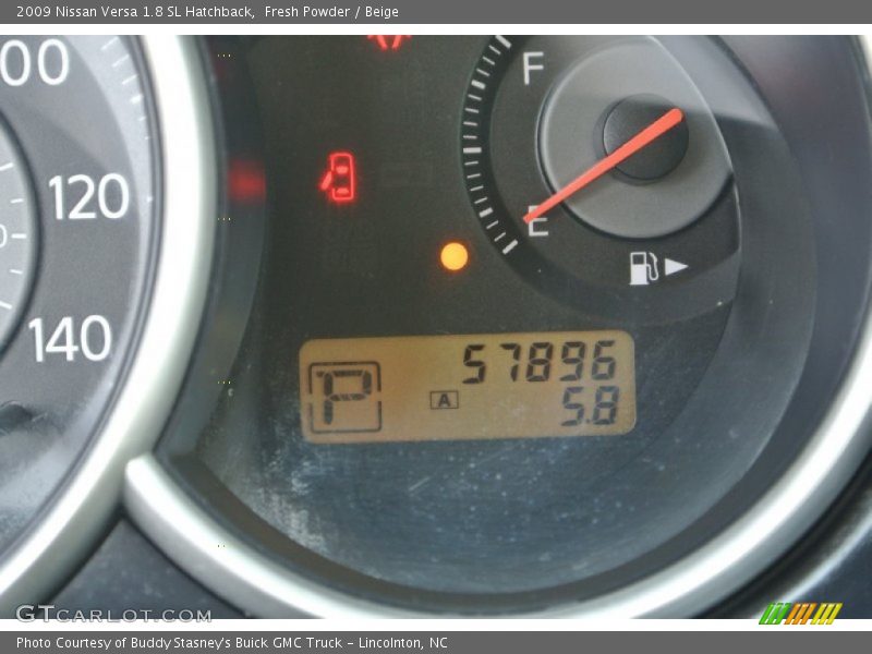 Fresh Powder / Beige 2009 Nissan Versa 1.8 SL Hatchback