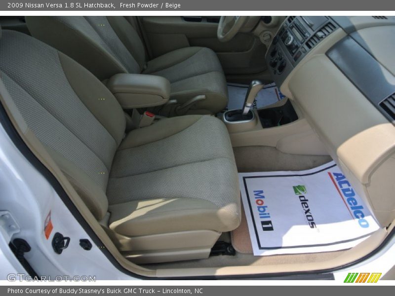 Fresh Powder / Beige 2009 Nissan Versa 1.8 SL Hatchback
