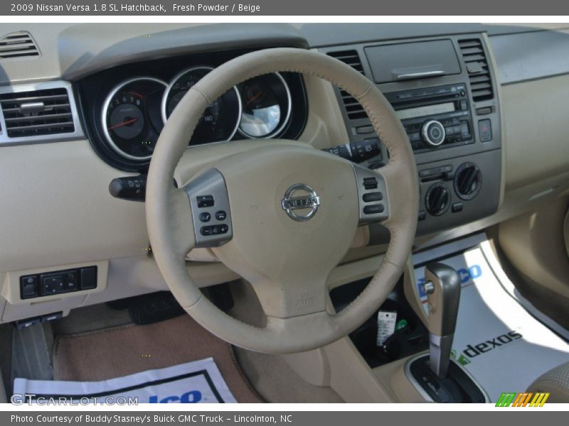 Fresh Powder / Beige 2009 Nissan Versa 1.8 SL Hatchback