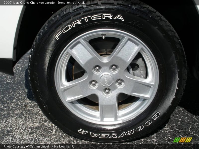 Stone White / Khaki 2007 Jeep Grand Cherokee Laredo