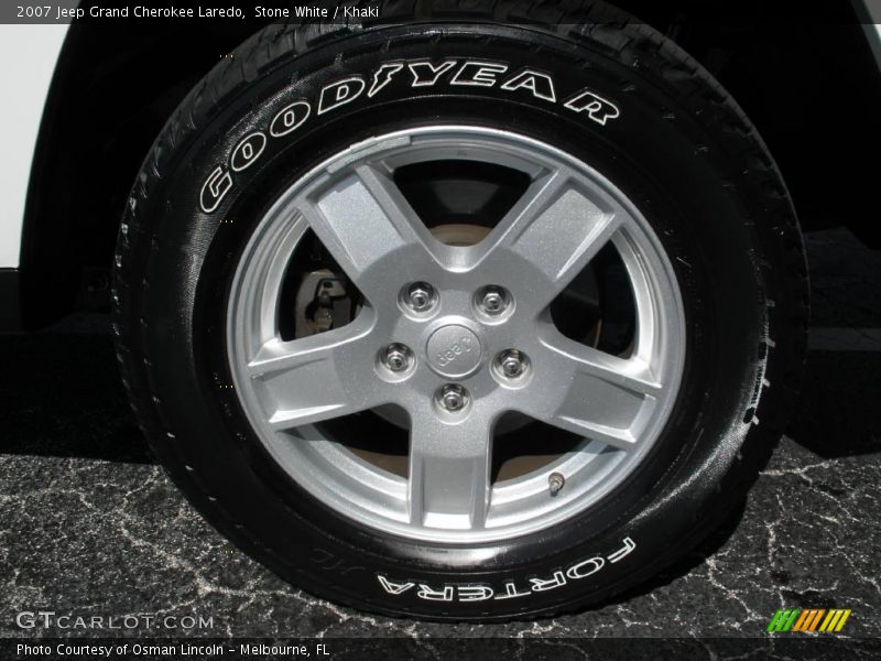Stone White / Khaki 2007 Jeep Grand Cherokee Laredo