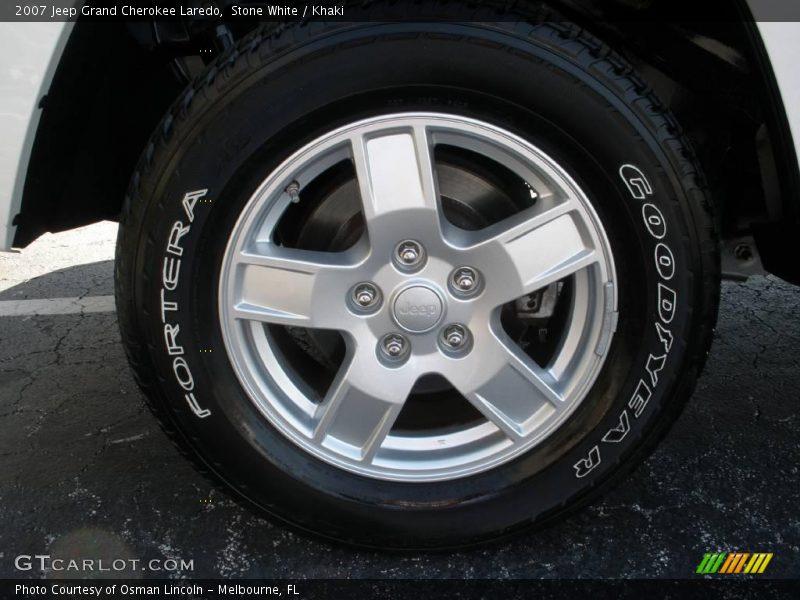 Stone White / Khaki 2007 Jeep Grand Cherokee Laredo