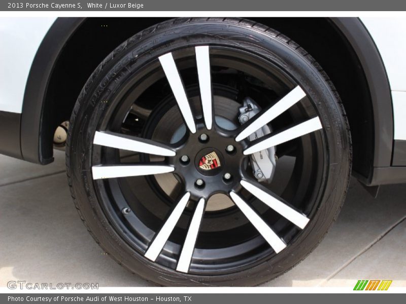  2013 Cayenne S Wheel