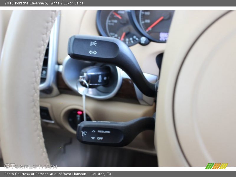 Controls of 2013 Cayenne S