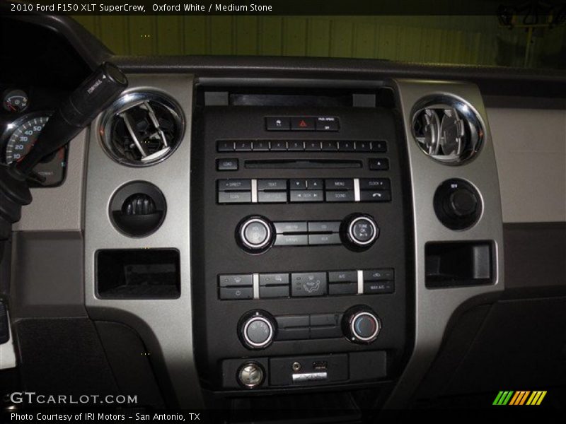Oxford White / Medium Stone 2010 Ford F150 XLT SuperCrew