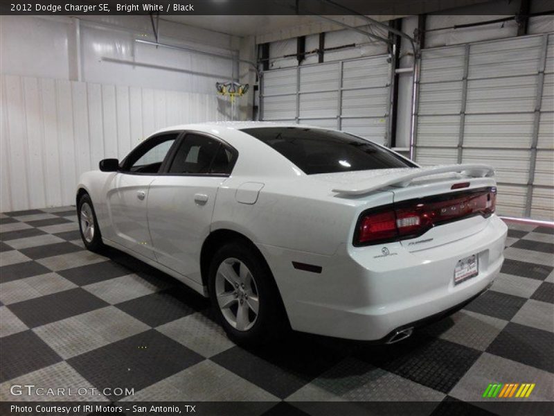Bright White / Black 2012 Dodge Charger SE