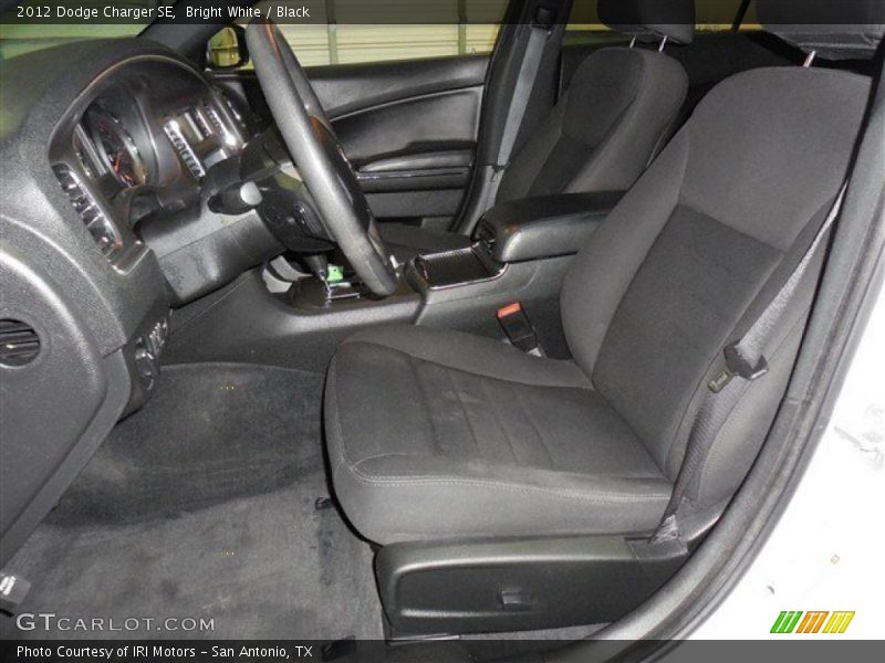Bright White / Black 2012 Dodge Charger SE