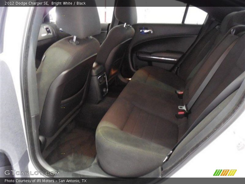 Bright White / Black 2012 Dodge Charger SE