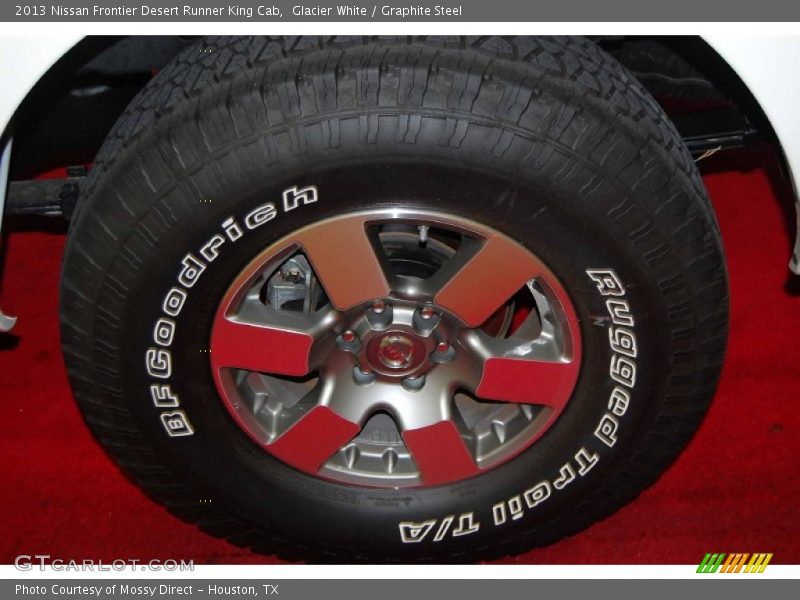 Glacier White / Graphite Steel 2013 Nissan Frontier Desert Runner King Cab
