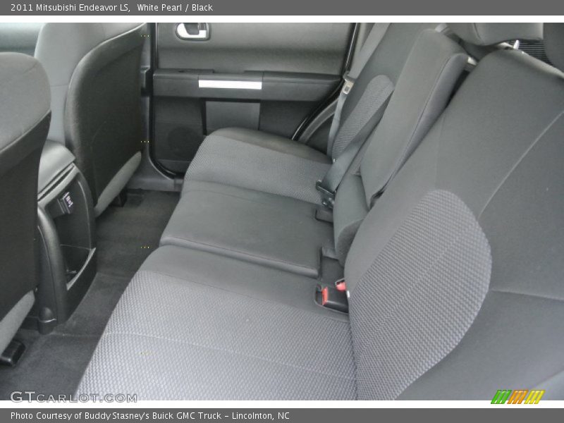 White Pearl / Black 2011 Mitsubishi Endeavor LS
