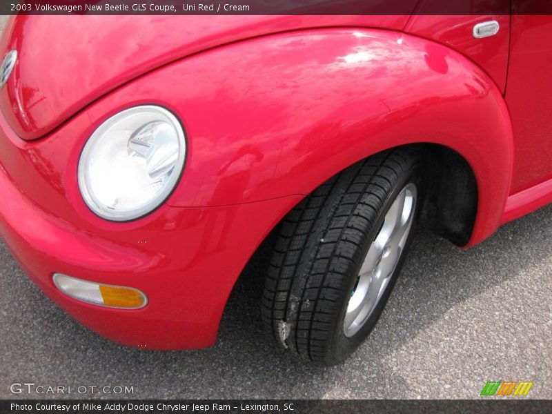 Uni Red / Cream 2003 Volkswagen New Beetle GLS Coupe