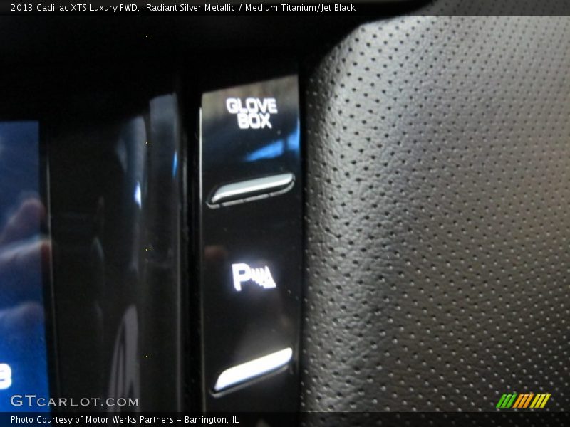 Radiant Silver Metallic / Medium Titanium/Jet Black 2013 Cadillac XTS Luxury FWD