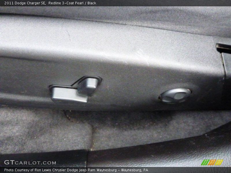 Redline 3-Coat Pearl / Black 2011 Dodge Charger SE